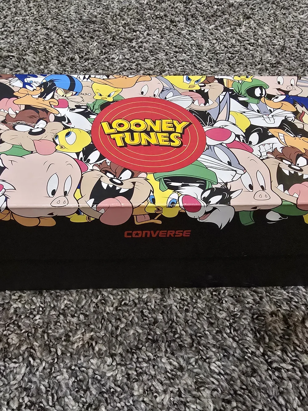 Converse iconic looney